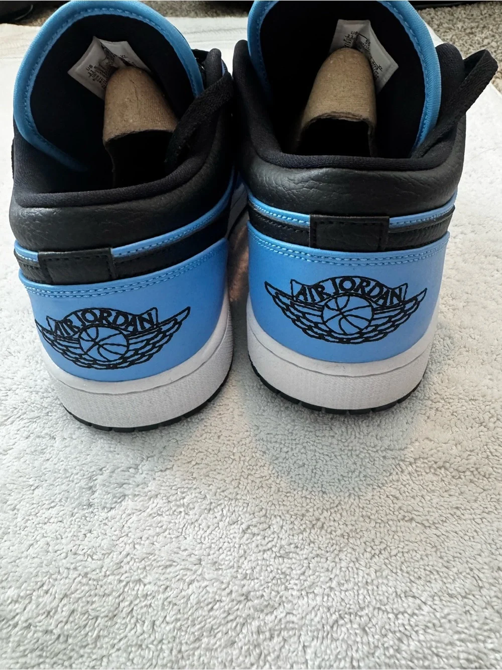 Jordan Men's Low-Top Sneakers in Black and Light Blue